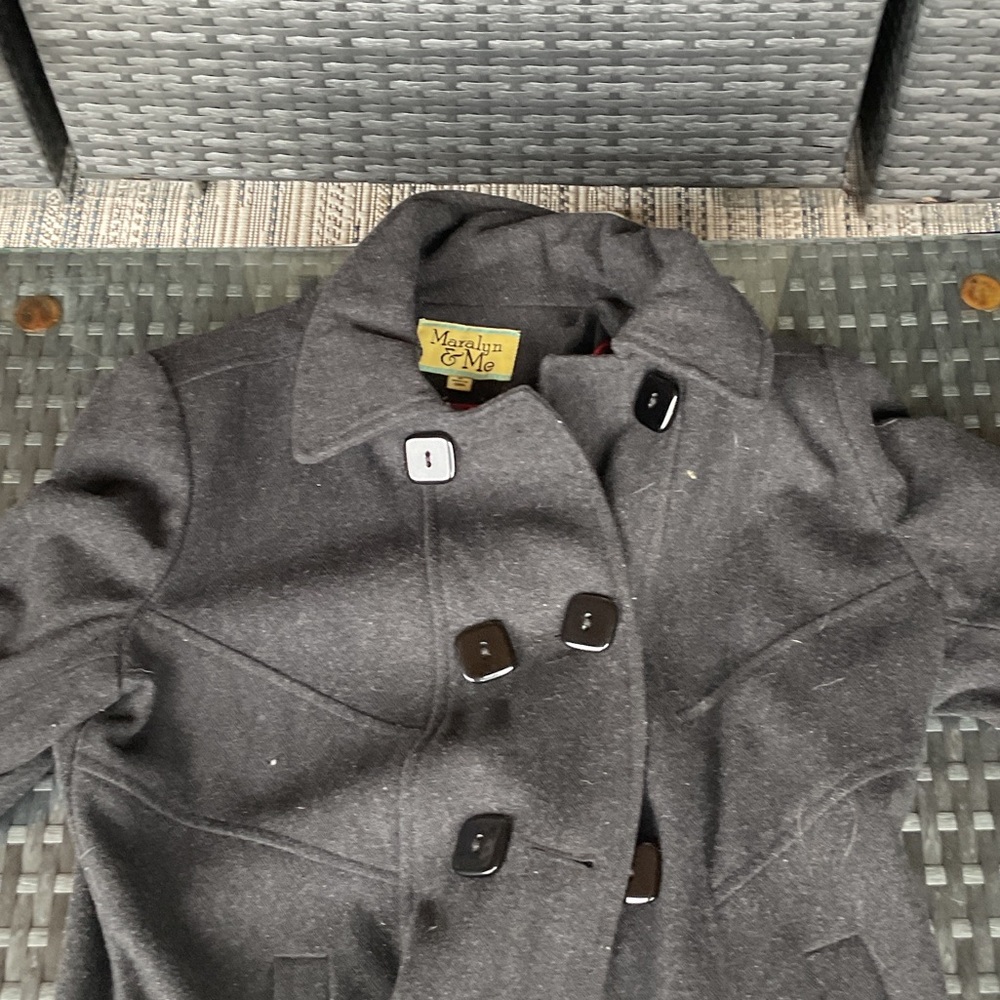 Women gray and black jacket